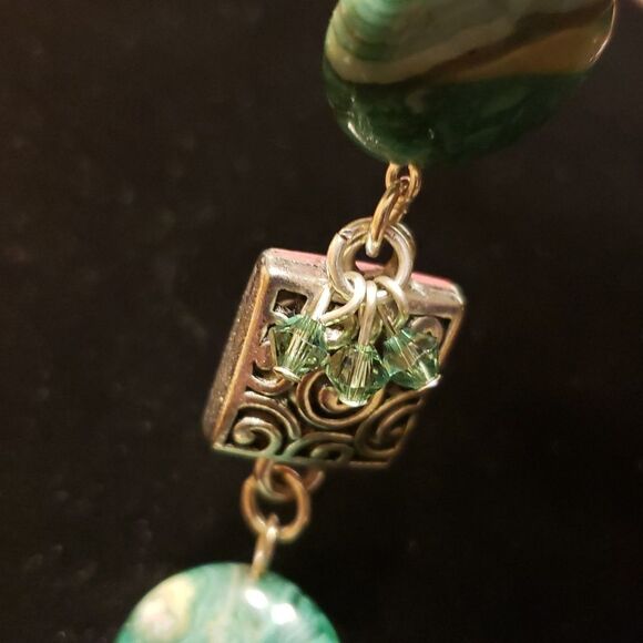 Marble Swirl Green Bead Silvertone Charm Bracelet - Picture 4 of 9